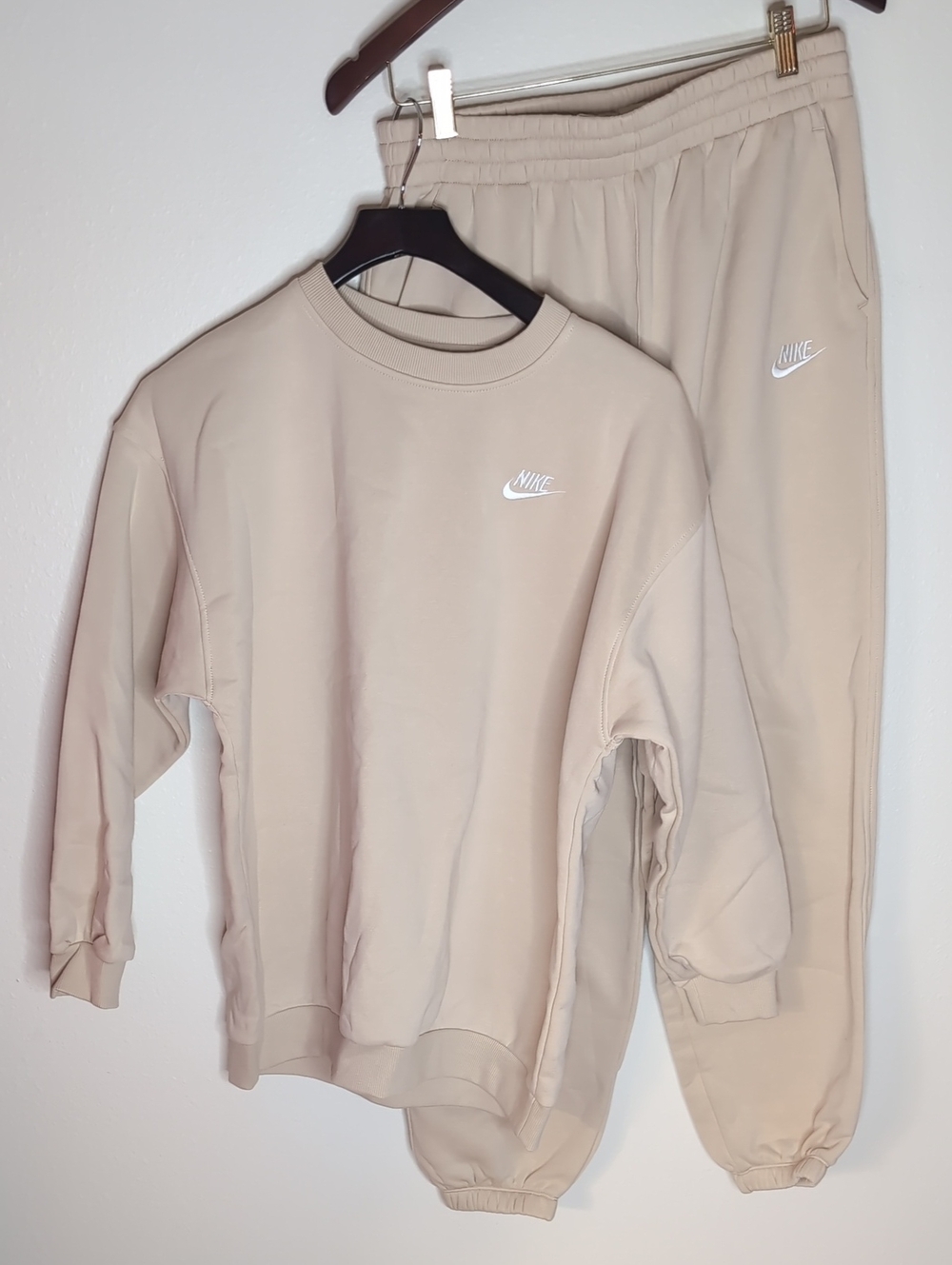 Nike Beige Sweatshirt & Jogger Set